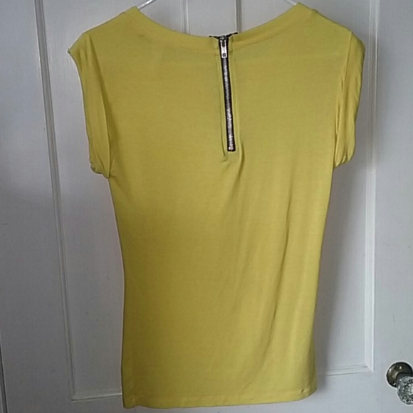Yellow pleated top - Picture 2 of 2